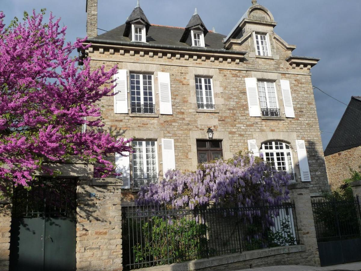 Bed and Breakfast Le 14 St Michel Josselin Esterno foto