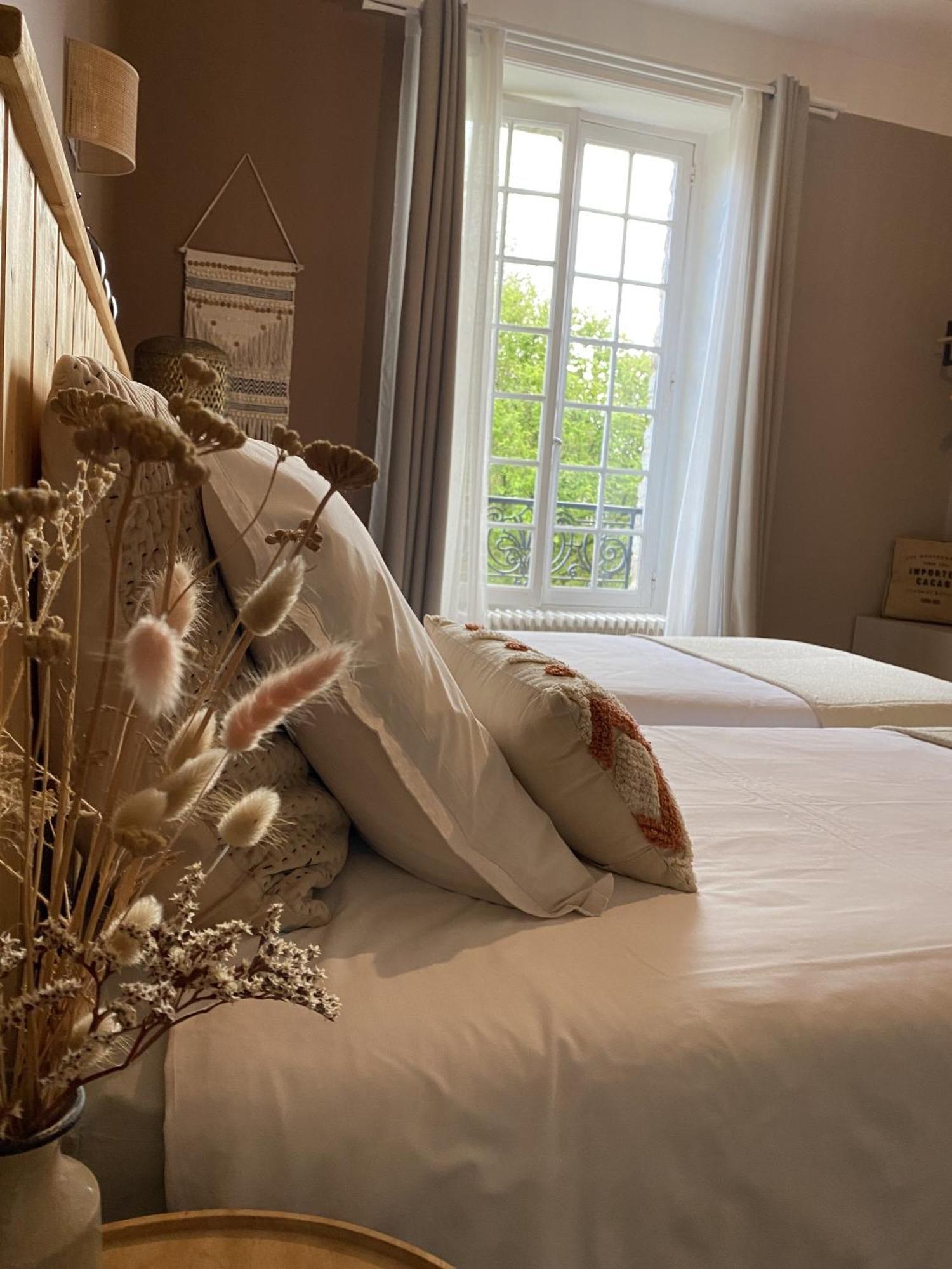 Bed and Breakfast Le 14 St Michel Josselin Esterno foto